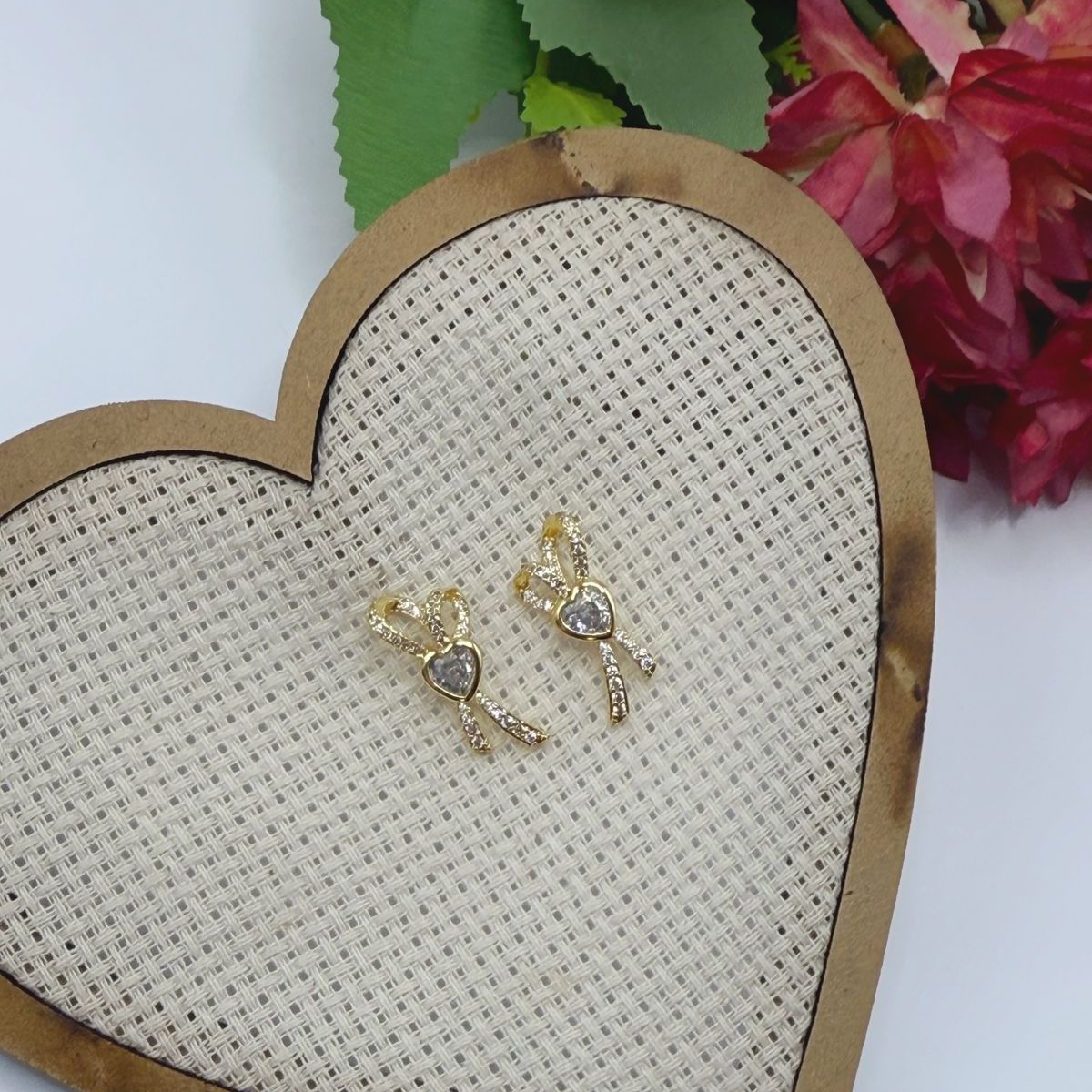 ✨ Brinco Laço de Amor: O Detalhe que Faltava no seu Look! ✨ - Imagem 2