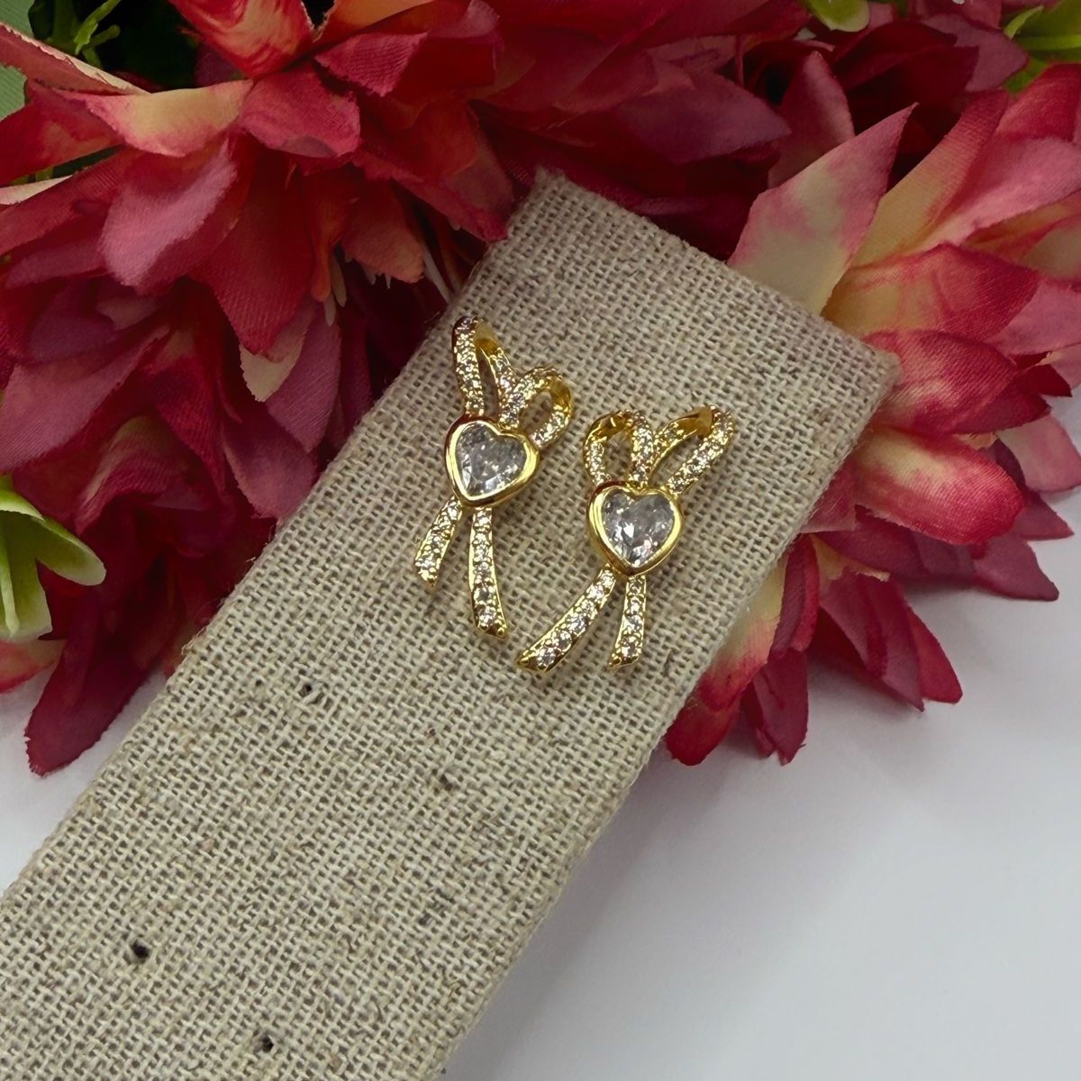 ✨ Brinco Laço de Amor: O Detalhe que Faltava no seu Look! ✨ - Imagem 3