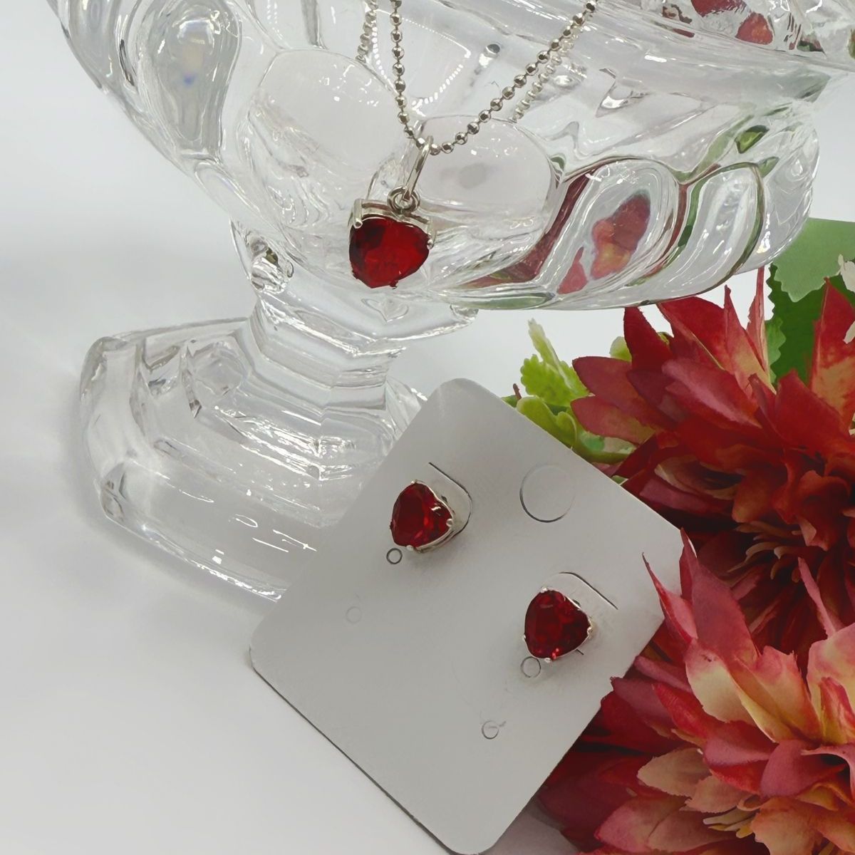 Paixão à Primeira Vista: O Brilho do Rubi na Prata 925! ❤