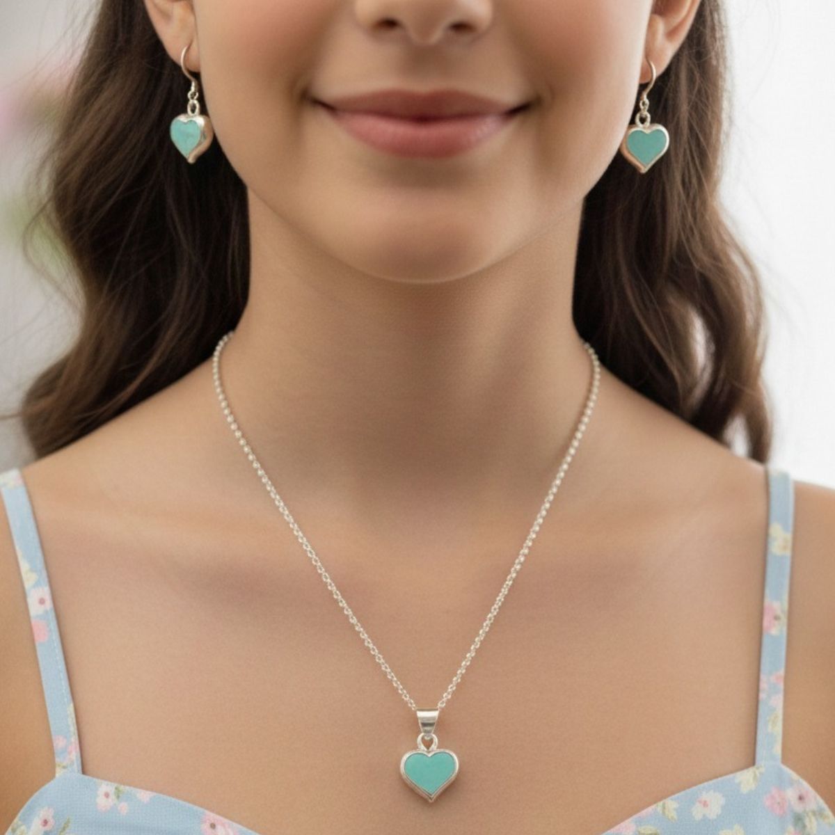 Elegância em cada detalhe: Conjunto Coração Turquesa em Prata 925 ✨