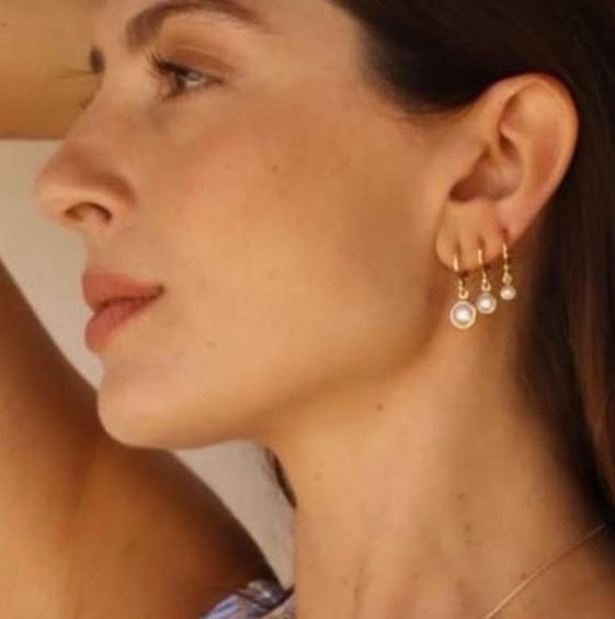 Trio de Brincos de Argolinhas com Pingentes de Pérolas - Imagem 2