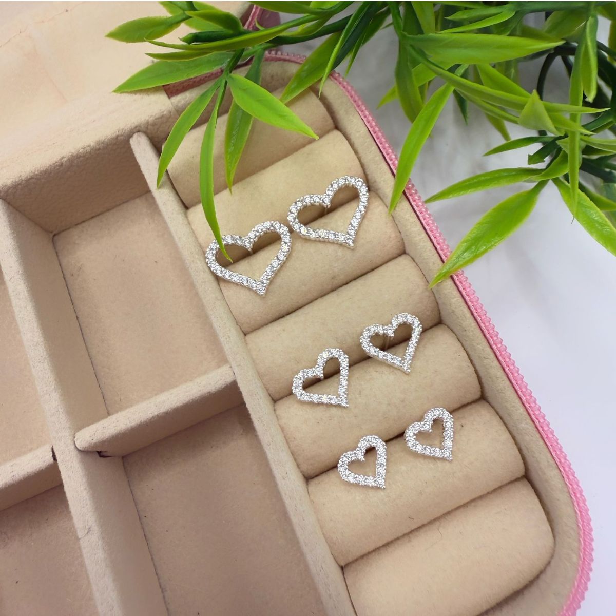 Trio de Brincos em Forma de Coração