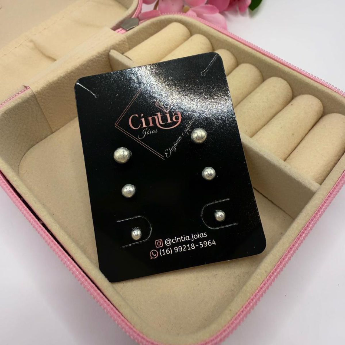 Trio Essencial: Brincos de Bolinha em Prata 925 para um Look Versátil - Imagem 2