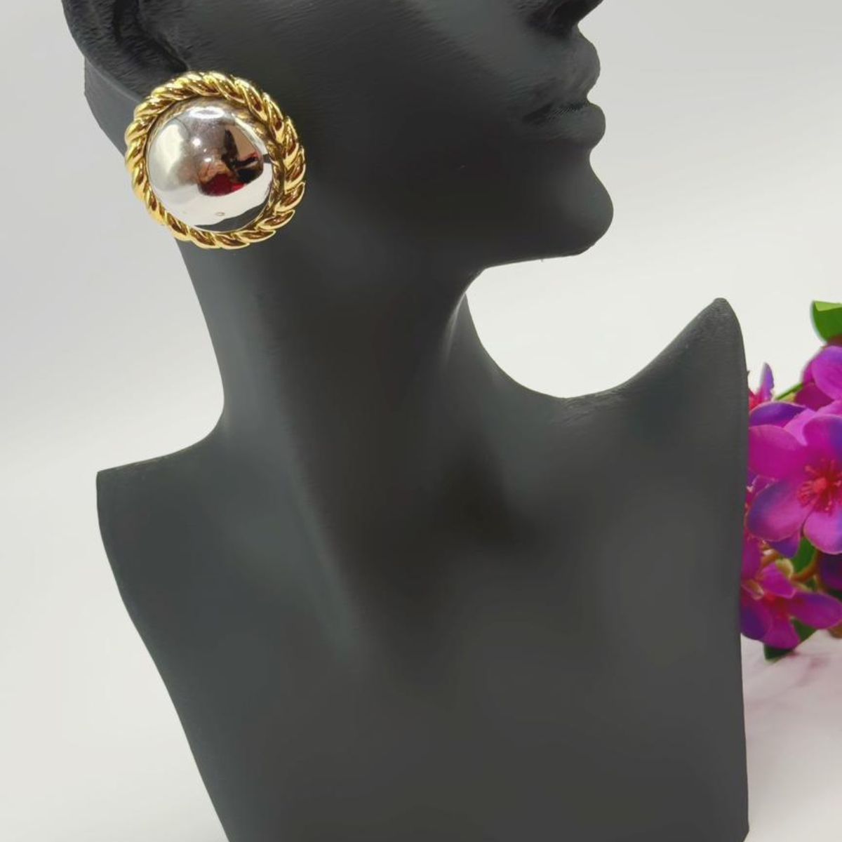 Brinco Botton Bicolor em Ouro e Ródio - Imagem 2