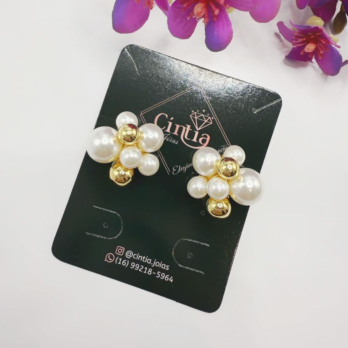 Brinco Cluster de Pérolas e Esferas Banhadas a Ouro: O Toque de Elegância que Faltava. - Imagem 2